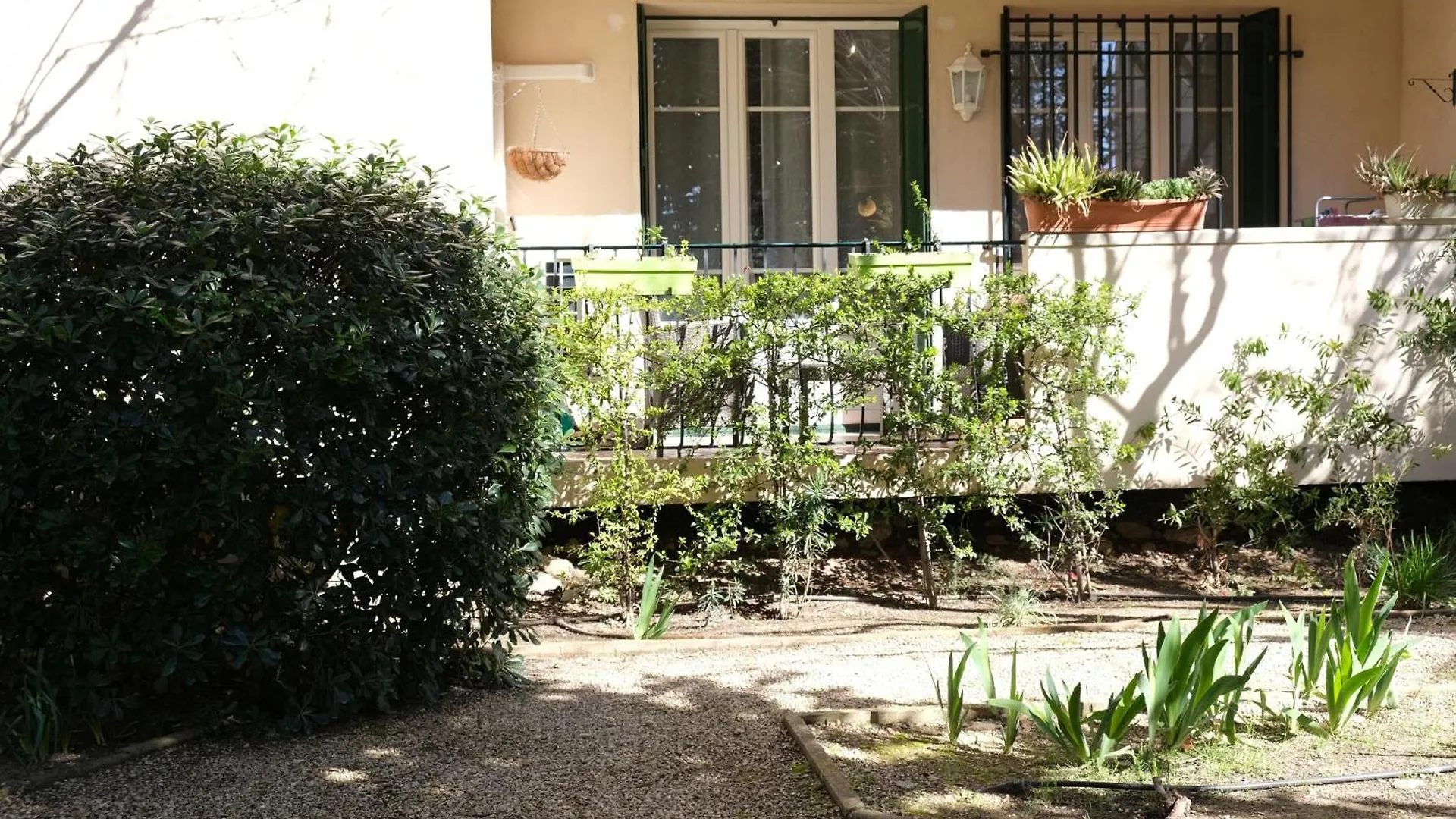 Three Bedrooms Apartment In Aix En Pce Αιξ-αν-Προβάνς