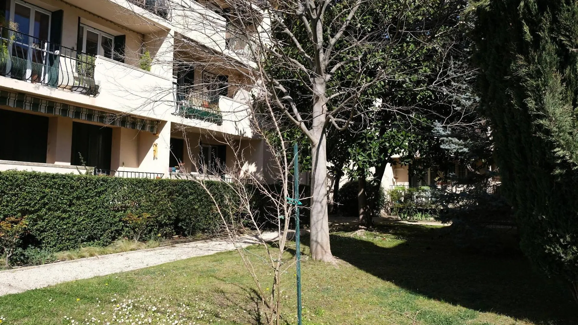 Three Bedrooms Apartment In Aix En Pce Αιξ-αν-Προβάνς